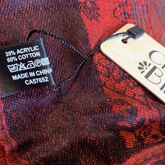 Red tones scarf - Picture 13 of 13